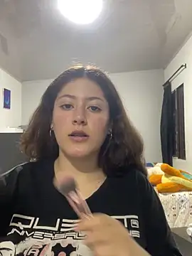 Snapshot of lizzy_luminair chatting on 02/06/26, 03:22 lizzy luminair online show from 02/06/26, 03:22