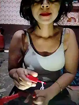 Ayesha Khan1 online show from 04/05/26, 10:51