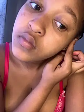 Snapshot of feliciahun chatting on 02/12/26, 04:02 feliciahun online show from 02/12/26, 04:02