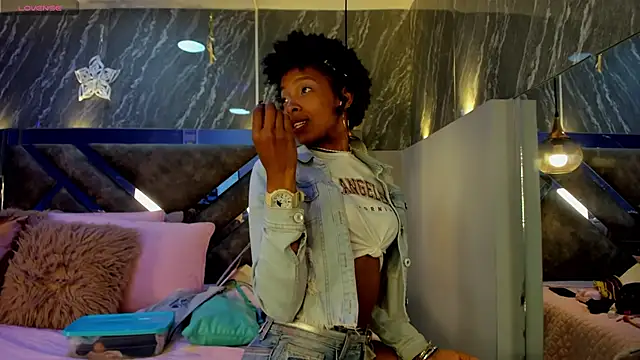 Afrodita Greenn online show from 02/04/26, 03:34