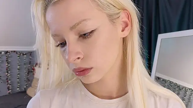Naomi Demio online show from 07/09/26, 01:04