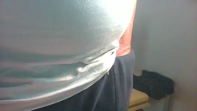 Snapshot of ludowrss chatting on 01/18/26, 01:37 ludowrss online show from 01/18/26, 01:37