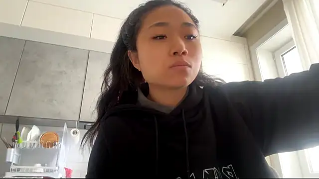 SweetMiaXO online show from 03/12/26, 02:07