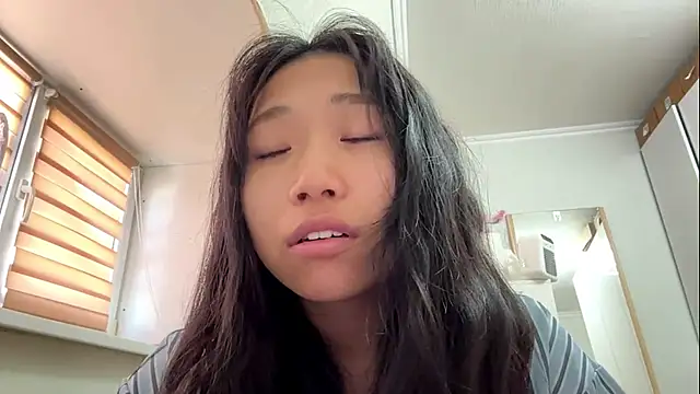 SweetMiaXO online show from 07/27/26, 11:01