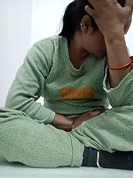 Cute-karisma1234 online show from 02/05/26, 05:28