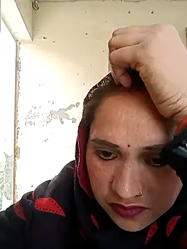 Cute-karisma1234 online show from 02/11/26, 02:16