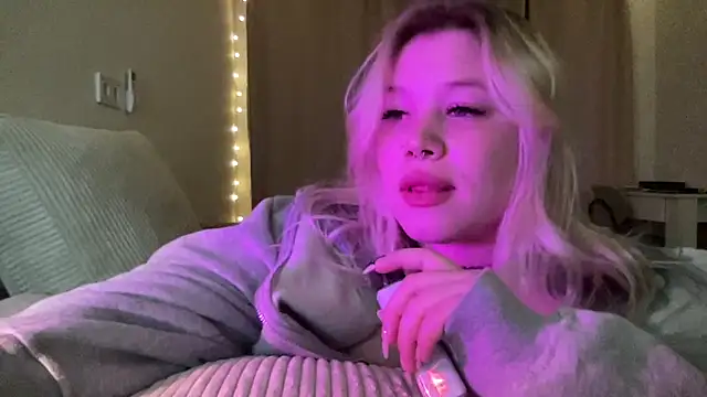 Lulu Di online show from 03/25/26, 07:20