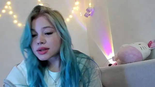 Snapshot of Lulu_Di chatting on 05/13/26, 09:11 Lulu Di online show from 05/13/26, 09:11