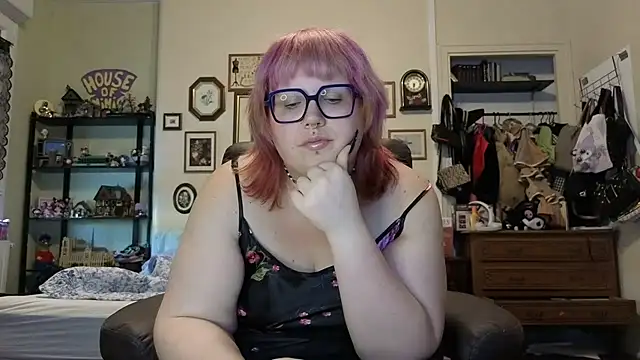 ProfaneHekate online show from 06/17/26, 06:31