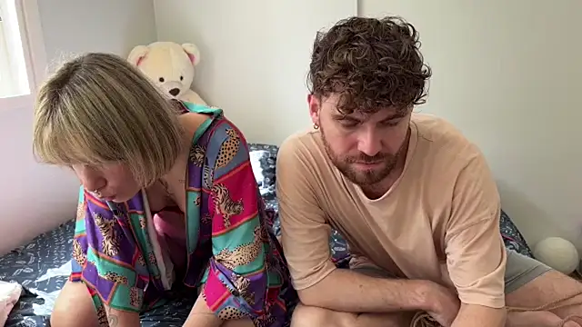 Snapshot of DomAtHome chatting on 04/09/26, 03:17 DomAtHome online show from 04/09/26, 03:17