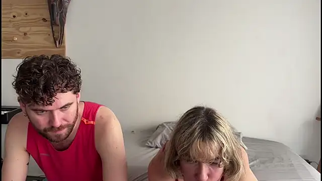 Snapshot of DomAtHome chatting on 04/15/26, 02:46 DomAtHome online show from 04/15/26, 02:46