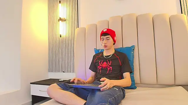 lian cameron online show from 03/17/26, 03:55