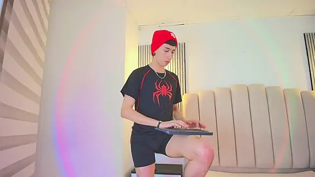 lian cameron online show from 03/31/26, 03:52