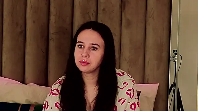 Snapshot of MavisReeve chatting on 04/14/26, 03:34 MavisReeve online show from 04/14/26, 03:34