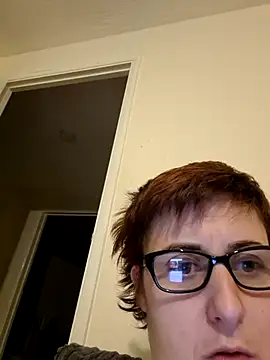 Snapshot of Tiara_XOX chatting on 02/10/26, 05:44 Tiara XOX online show from 02/10/26, 05:44