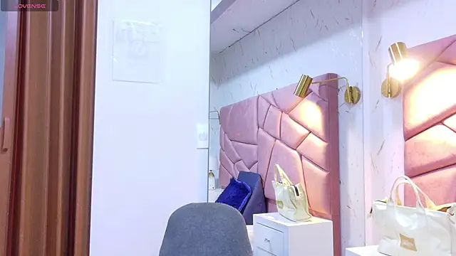 liliana pink online show from 05/23/26, 01:22