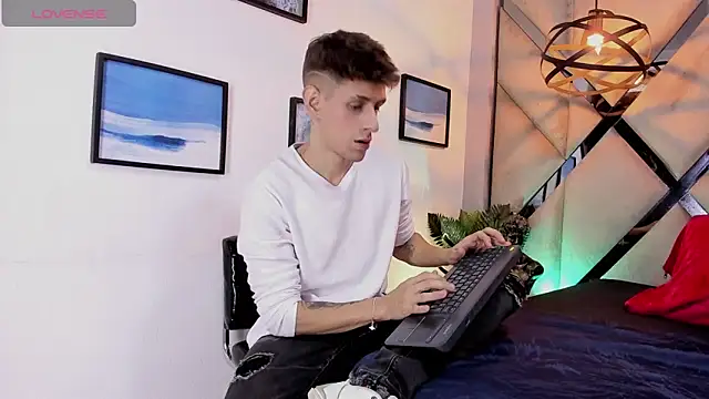 Snapshot of Jasper__jones chatting on 02/11/26, 01:49 Jasper jones online show from 02/11/26, 01:49