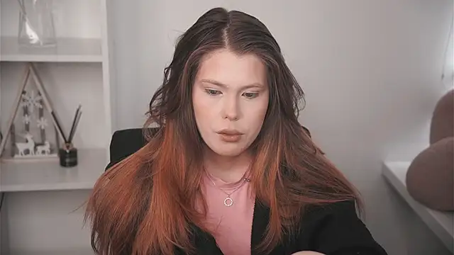 Snapshot of MarnieWootan chatting on 02/25/26, 04:44 MarnieWootan online show from 02/25/26, 04:44