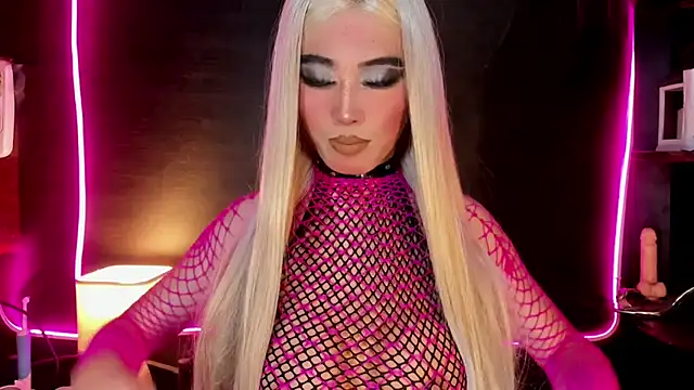 LovelyX0X0 online show from 03/11/26, 09:54