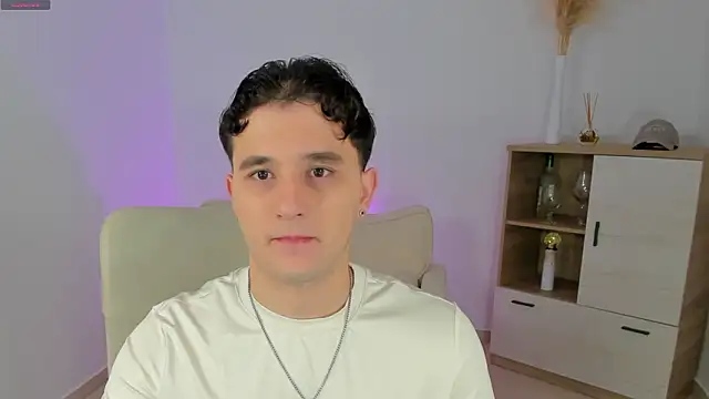 Snapshot of Massimo_Fiore chatting on 02/07/26, 11:30 Massimo Fiore online show from 02/07/26, 11:30