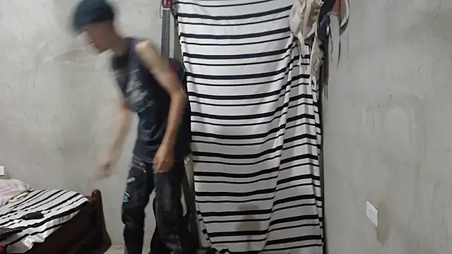 Snapshot of Johnny_cagee_ chatting on 06/03/26, 04:59 Johnny cagee online show from 06/03/26, 04:59