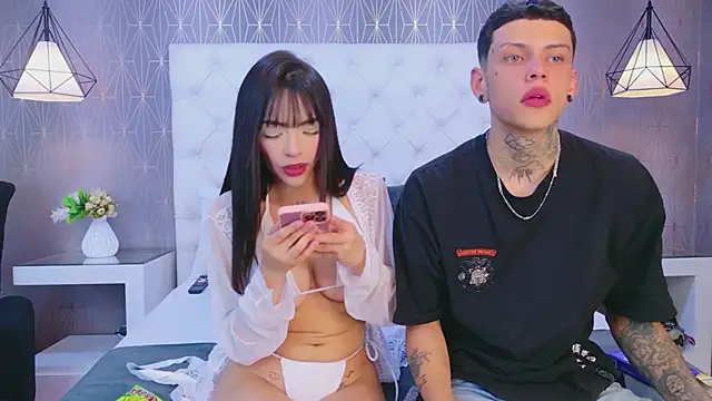 Snapshot of MadyAndEthan chatting on 02/21/26, 04:24 MadyAndEthan online show from 02/21/26, 04:24