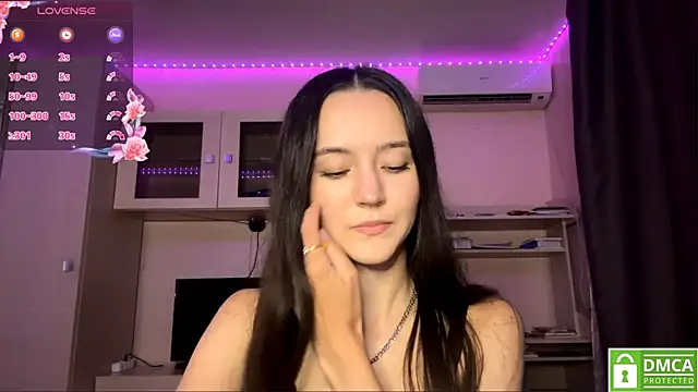 Snapshot of Kiaicatie chatting on 07/18/26, 02:43 Kiaicatie online show from 07/18/26, 02:43