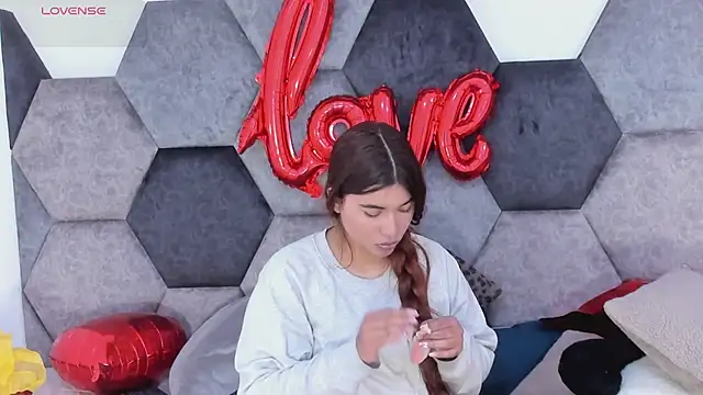 Snapshot of DulceJones chatting on 02/12/26, 08:15 DulceJones online show from 02/12/26, 08:15