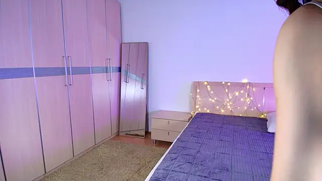 laumalove online show from 03/18/26, 05:21