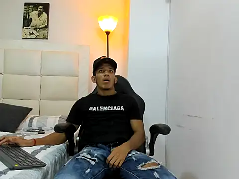 Snapshot of ricky_spensar23cm_ chatting on 02/19/26, 02:29 ricky spensar23cm online show from 02/19/26, 02:29