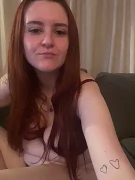 Snapshot of PoppySlut6999 chatting on 03/03/26, 09:53 PoppySlut6999 online show from 03/03/26, 09:53