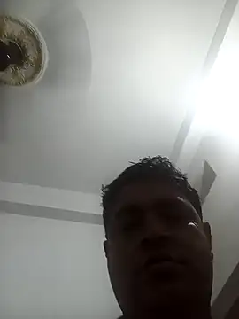 Snapshot of deshilnd chatting on 05/30/26, 08:33 deshilnd online show from 05/30/26, 08:33