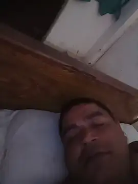 Snapshot of deshilnd chatting on 06/11/26, 10:13 deshilnd online show from 06/11/26, 10:13