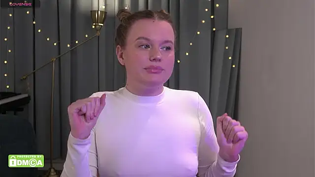 Snapshot of Agatha_Gris chatting on 02/02/26, 11:03 Agatha Gris online show from 02/02/26, 11:03