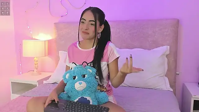 Snapshot of silkSigh149 chatting on 02/03/26, 03:59 silkSigh149 online show from 02/03/26, 03:59