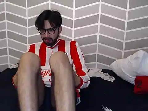thomass1018 online show from 06/25/26, 05:12