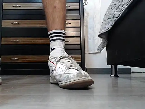 thomass1018 online show from 07/10/26, 08:11