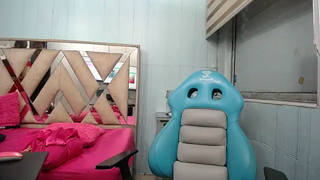 allison max tattoo online show from 02/22/26, 01:07