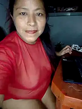 Snapshot of LaylaWinxxx chatting on 03/05/26, 04:41 LaylaWinxxx online show from 03/05/26, 04:41