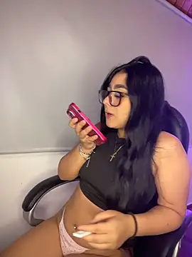 Snapshot of Violetta_pinkk1 chatting on 02/24/26, 03:48 Violetta pinkk1 online show from 02/24/26, 03:48