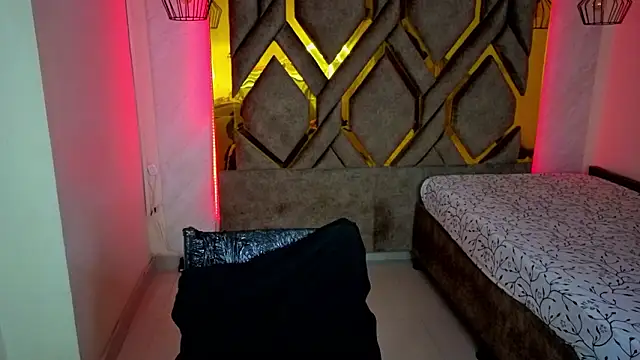 Luvienne online show from 02/10/26, 08:35