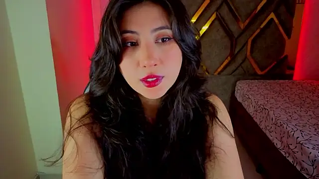 Luvienne online show from 02/24/26, 08:07