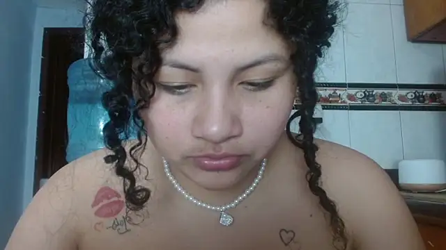 Snapshot of Baby_dirt chatting on 02/14/26, 02:14 Baby dirt online show from 02/14/26, 02:14