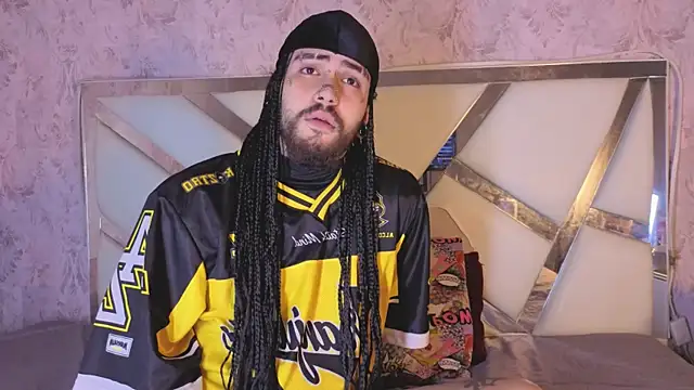 Snapshot of Benny_and_Mark chatting on 03/03/26, 03:56 Benny and Mark online show from 03/03/26, 03:56