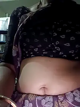 Snapshot of desicpl26 chatting on 02/18/26, 02:57 desicpl26 online show from 02/18/26, 02:57