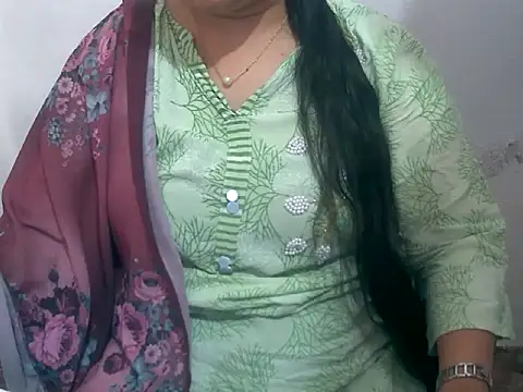 Snapshot of Cute_Aliyaa chatting on 03/02/26, 08:10 Cute Aliyaa online show from 03/02/26, 08:10