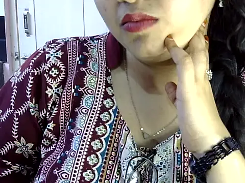 Cute Aliyaa online show from 05/29/26, 12:36