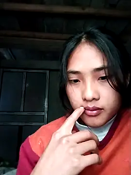 Snapshot of Hoa-tuylip chatting on 02/14/26, 05:26 Hoa-tuylip online show from 02/14/26, 05:26