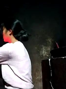 Snapshot of Hoa-tuylip chatting on 02/14/26, 10:50 Hoa-tuylip online show from 02/14/26, 10:50