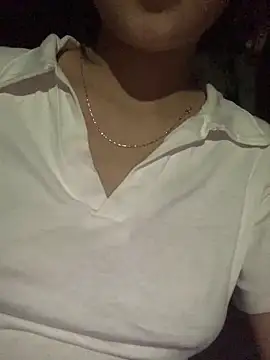 Snapshot of Hoa-tuylip chatting on 02/17/26, 03:29 Hoa-tuylip online show from 02/17/26, 03:29